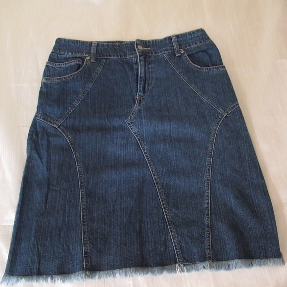 Gloria Vanderbilt Blue Denim Skirt Size 8 - Picture 3 of 7